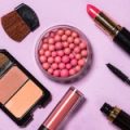 Why Fake Makeup is Popular Among Indian Youth: Reasons & Solutions
