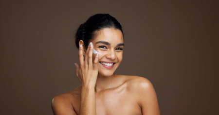 How to Apply Sunscreen Properly for Face & Body – Indian Skincare Tips